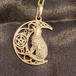 Howling Wolf Pendant